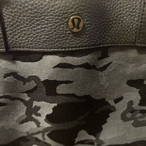Lululemon Black camouflage hand bag